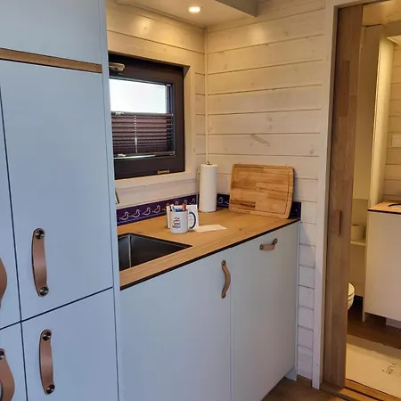 Tiny Seaside - Skarrev