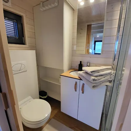 Tiny Seaside - Skarrev Feriehus *