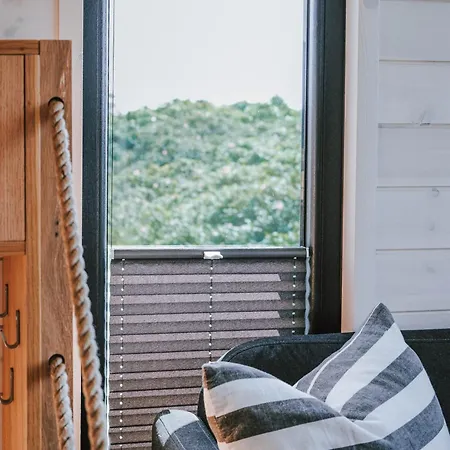 Ferienhaus Tiny Seaside Beachfront - Skarrev *