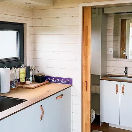 Tiny Seaside Beachfront - Skarrev Ferienhaus