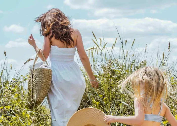 Tiny Seaside - Skarrev