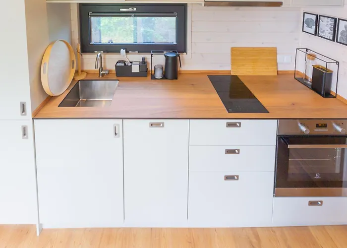 Tiny Seaside - Skarrev