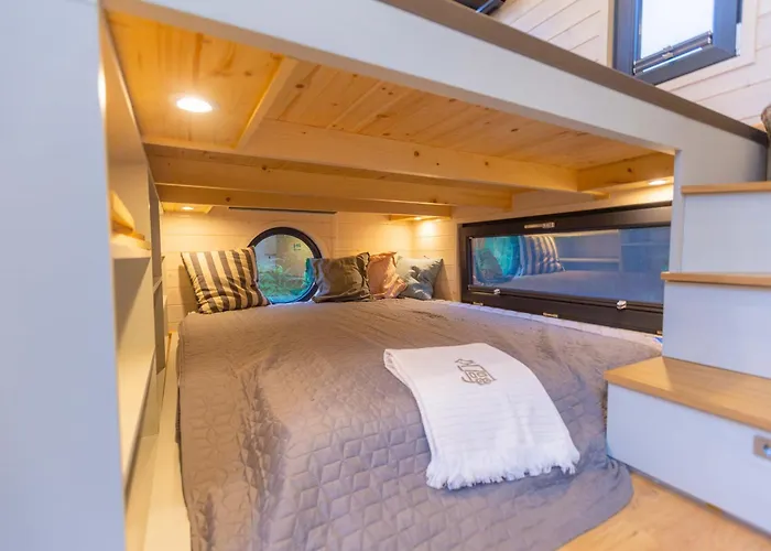 Tiny Seaside - Skarrev